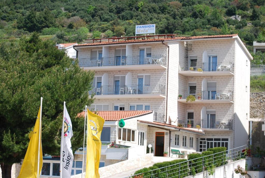 Pansion Komfor Moca Makarska Exterior photo
